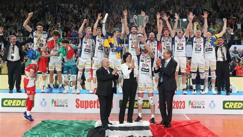 Pallavolo SuperLega La Nuova Itas Trentino Tricolore In Carica