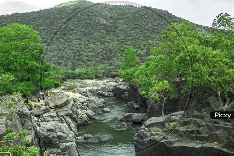 Image of Jalagamparai Waterfalls At Nagalathu Forest In Tamil Nadu ...