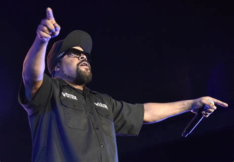 Ice Cube Clarifies Political Position Says I M Not On Nobody S Team Newsweek