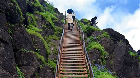 TREK TO KALSUBAI – Durgnaad Trekkers