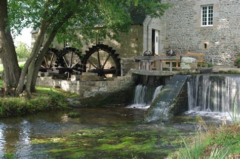 Exposition Visite libre d un moulin à eau à trois roues et