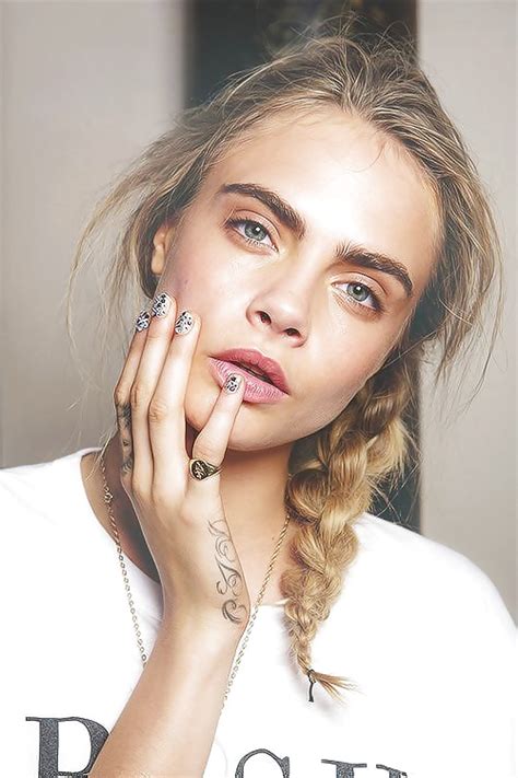 Cara Delevingne Help Find A Hard Dick To Fuck Her Face Photo