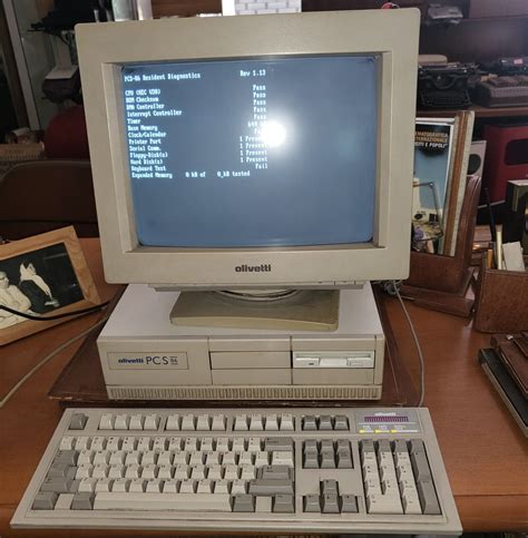 OLIVETTI PCS 86 COMPUTER VINTAGE DEL 1986 COMPLETO DI LIBRETTO