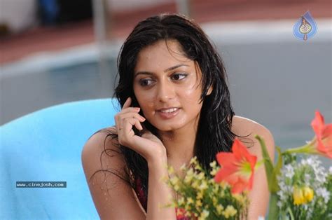 Parvathi Hot Stills Photo Of