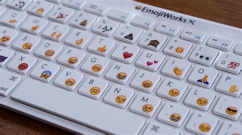 Todos Tus Emoticonos A Mano En Este Teclado De Emojis Chicageek