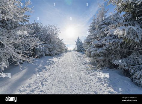 Verschneite Wanderung Mit Sonne Im Winter Fichtelberg Oberwiesenthal