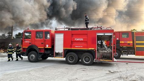 Incendiu La Un Bunc R De Rumegu Al Unei Firme De Prelucrare A Lemnului