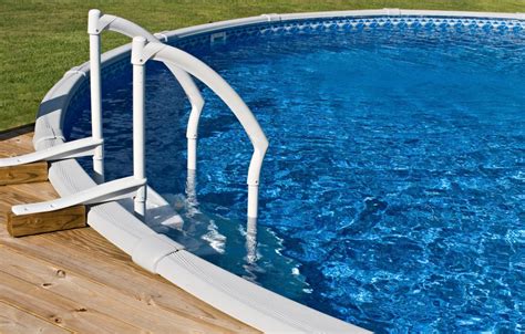 Swimming Pool Ladders - Find What's Best For You - Viral Rang