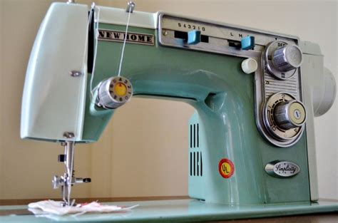 1960s Janome New Home Vintage Sewing Machine Machine A Coudre