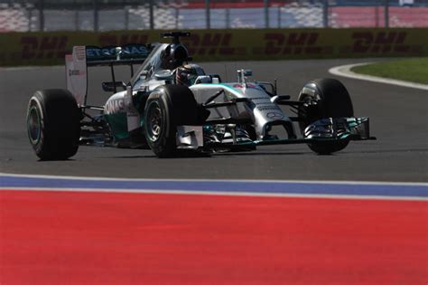 GP Russia Hamilton Vince Dominando Mercedes Campione Del Mondo