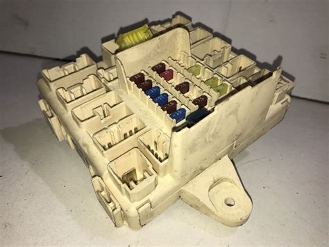 99 05 Lexus Is200 Fuse Relay Box Spare Fuses For 2 0 1gfe Engine