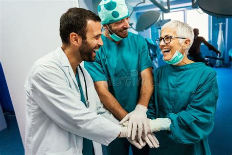 Era Uma Cirurgia Bem Sucedida Imagem De Stock Imagem De Experiente