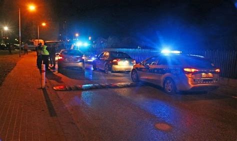 Pirat Drogowy Kt Ry Ulicami Tarnowa Ucieka Przed Policj Ju