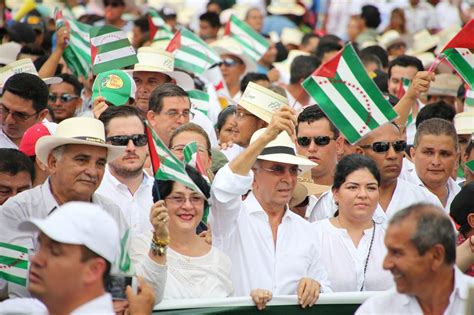 Prefectura De Manab On Twitter La Explanada Del Estadio Reales