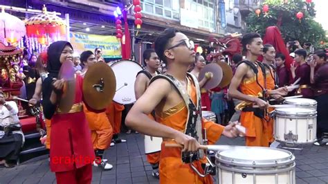 Pentas Barong Bangkung Dan Barong Sai Rayakan Imlek Youtube