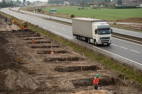 Calais La Construction D Un Mur Contre Les Intrusions De Migrants