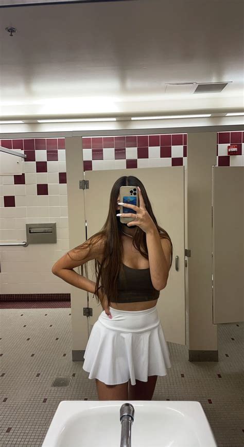 Pin By Hannah Ruiz On Fits Mini Skirts Mirror Selfie Skirts