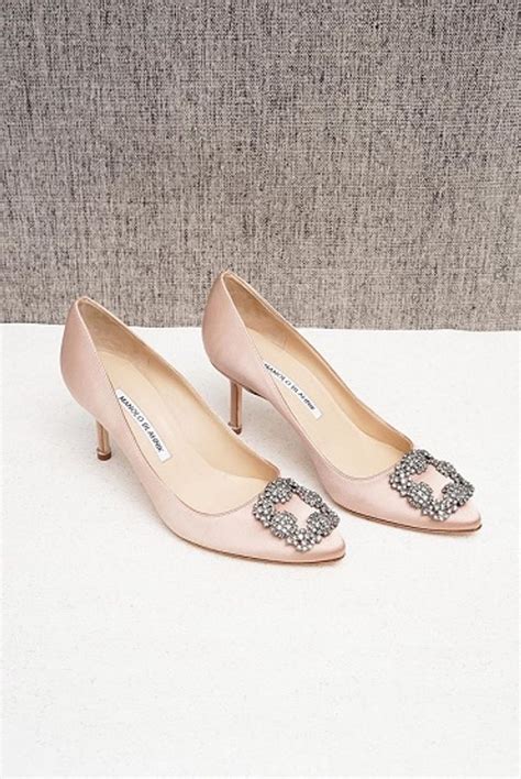 Manolo Blahnik Hangisi Cm Pumps In Champagne Satin With Dark Crystal