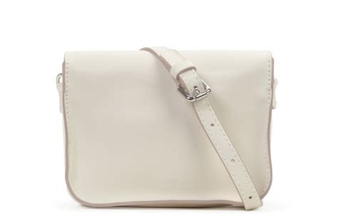 Bolso Femenino De Cuero Blanco Aislado Sobre Blanco Foto Premium