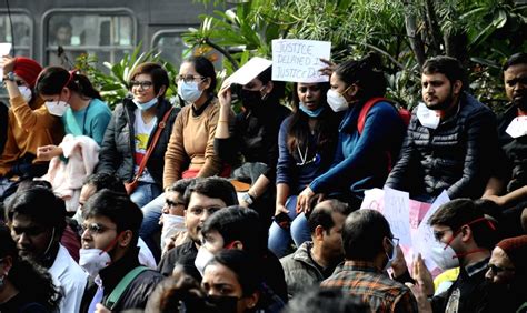 Resident Doctors Continues To Protest In Delhi