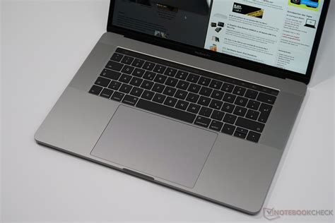 Apple MacBook Pro 15 (Late 2016, 2.6 GHz, 450) Notebook Review ...