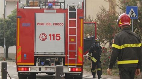 Incidente A Bagnolo Mella Camion Carico Di Sabbia Si Ribalta In Autostrada