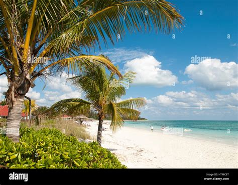 Taino Beach In Freeport Town On Grand Bahama Island Stock Photo Alamy