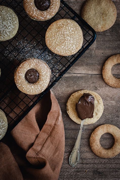 Biscotti Al Farro Farciti Con Crema Al Cioccolato Essenza Vegetale