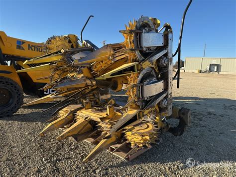 2008 New Holland 470FI 10 Row 22 Ft Forage Harvester Header In New