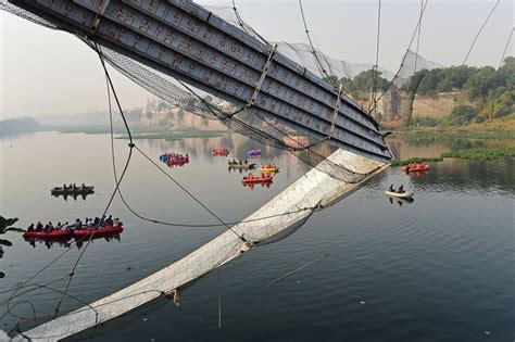 En Images Inde Au Moins Morts Apr S L Effondrement D Un Pont