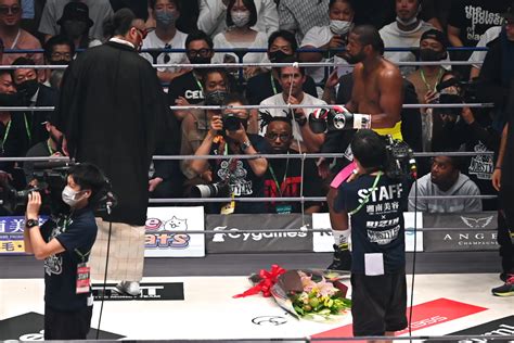 超rizin 925 さいたまスーパーアリーナ（レポ）：メイウェザー、4年ぶり日本でのエキシで朝倉未来を2r右フックで沈める