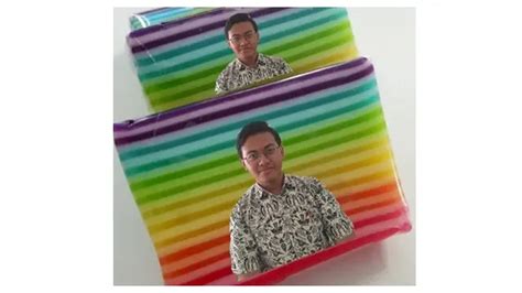 Cowok Ini Minta Editkan Background Warna Warni 7 Hasilnya Bikin Senyum Hot Liputan6