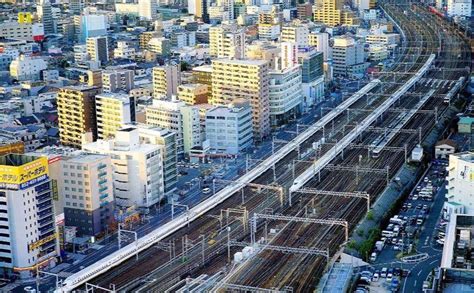 日本东海道新干线：世界上最早建成的高铁，于1964年建成通车财经头条