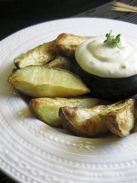 A Taste Of Greece Potato Wedges With A Feta Lemon And Thyme Dip Γεύση Ελλάδας κρύα σάλτσα