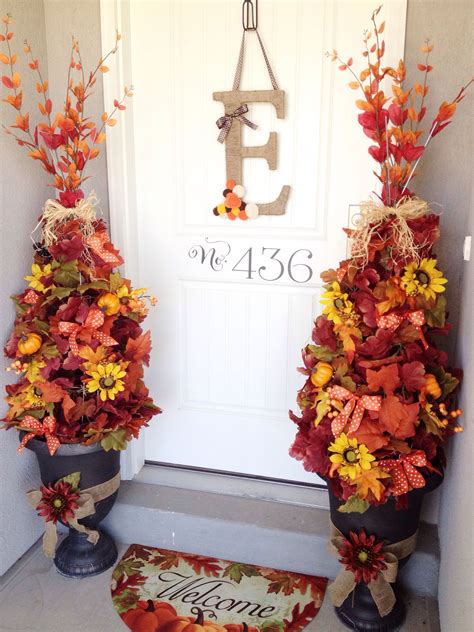 Fall Time Porch Made These Cute Topiaries Out Of Tomato Cages Fall