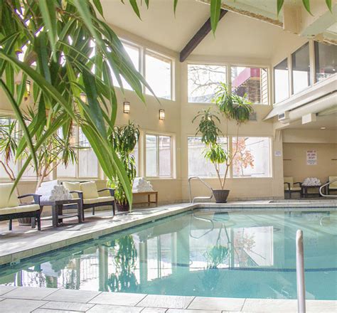 Hotel Amenities: Indoor Pool and Hot Tub In Ashland, OR