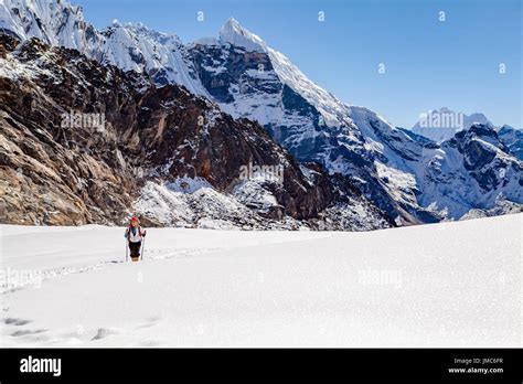 Hiking Woman Crossing Cho La Pass Himalaya Beautiful Mountain Peaks