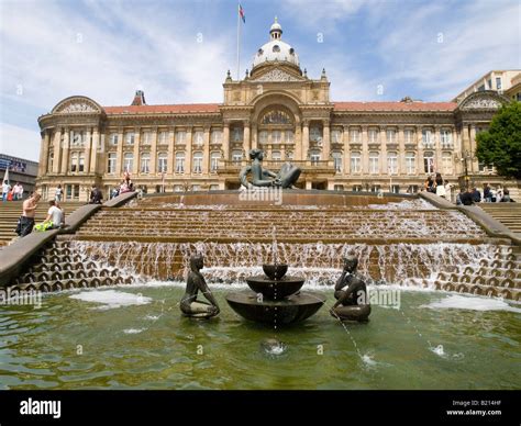 The 'River' Fountain and Council Hosue in Victoria Square, Birmingham ...