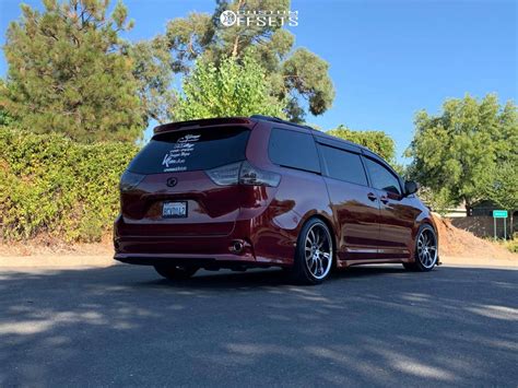 2017 Toyota Sienna With 20x105 25 Concept One Rs 10 And 24540r20 Toyo