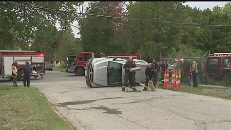 2 Car Crash Sends 1 To Hospital In Youngstown Youtube