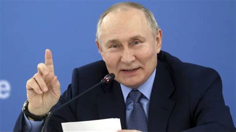 Putin Percepat Proses Pemberian Kewarganegaraan Rusia Kepada Orang