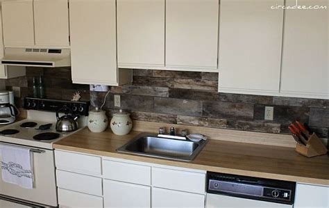 20 Reclaimed Wood Backsplash Diy The Urban Decor