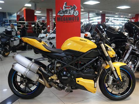 Купить б у Ducati Streetfighter инжектор передач в Москве жёлтый naked bike года на Авто