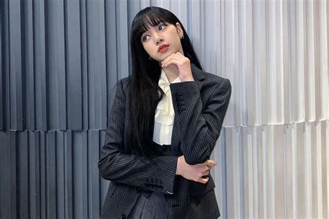 Blackpinks Lisa Swindled Of More Than 1m By Former Manager The