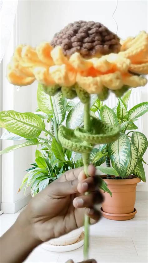 Imagine The Satisfaction Of Crocheting This Cute Reversible Sunflower