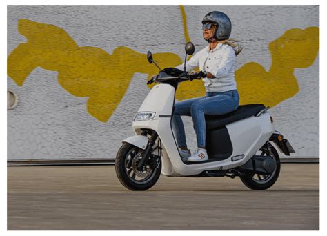 Ventajas De Alquilar O Suscribir Una Moto Eléctrica