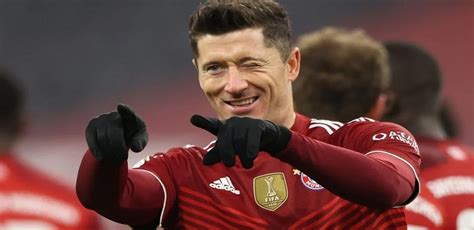 Lewandowski vence prêmio de melhor jogador do mundo pela segunda vez