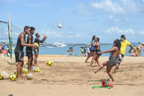 práticas esportivas gratuitas Sempre Verão Salvador acontece na