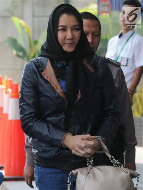 FOTO KPK Panggil Rita Widyasari Terkait Kasus Pencucian Uang Foto