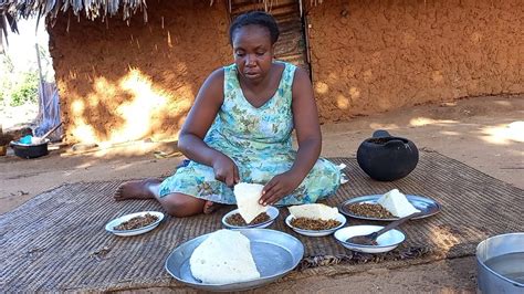 African Village Life Cooking Most Appetizing Delicious Food Lunch